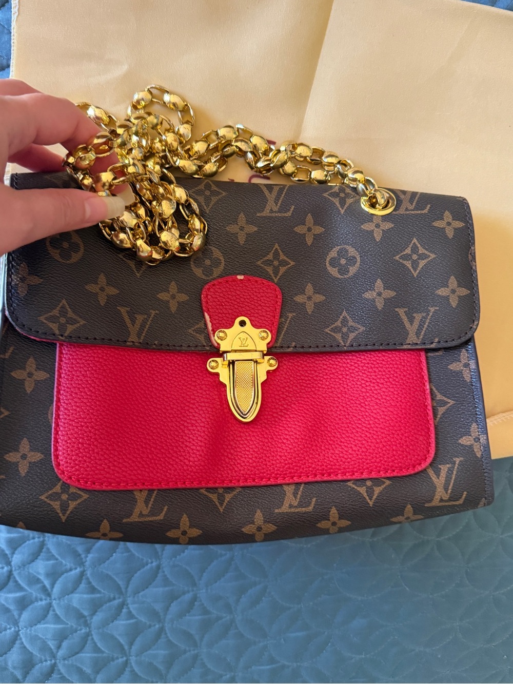 Louis Vuitton Monogram Shoulder Bag with Fuchsia Front Pocket and Gold Chain - Picture 11 of 16